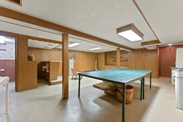 $425,000 | 8616 North Oleander Avenue, Niles, IL 60714