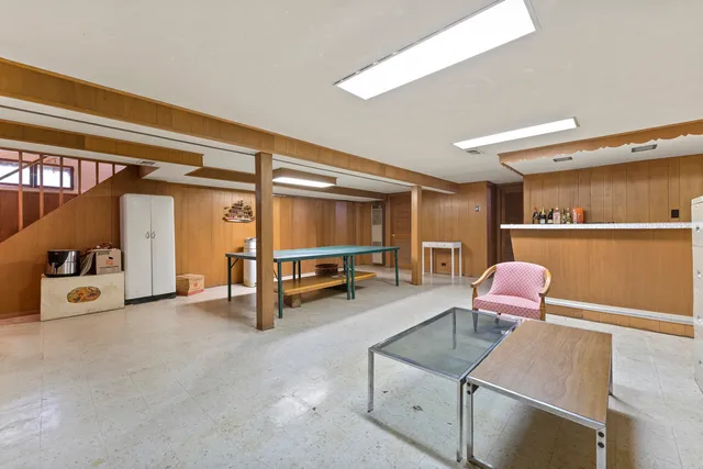 $425,000 | 8616 North Oleander Avenue, Niles, IL 60714