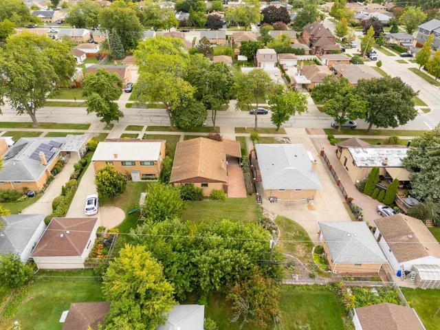 $425,000 | 8616 North Oleander Avenue, Niles, IL 60714