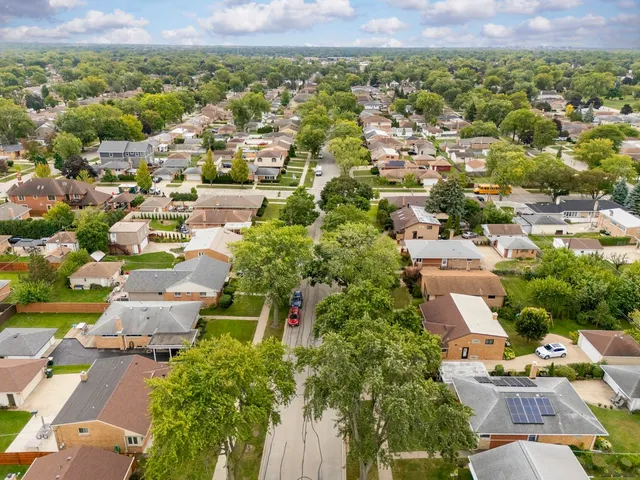 $425,000 | 8616 North Oleander Avenue, Niles, IL 60714