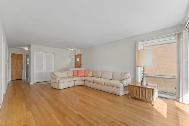 $425,000 | 8616 North Oleander Avenue, Niles, IL 60714