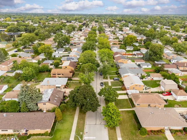 $425,000 | 8616 North Oleander Avenue, Niles, IL 60714