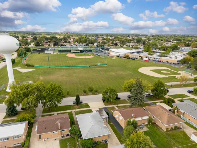 $425,000 | 8616 North Oleander Avenue, Niles, IL 60714