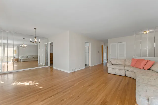 $425,000 | 8616 North Oleander Avenue, Niles, IL 60714