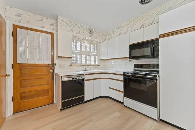 $425,000 | 8616 North Oleander Avenue, Niles, IL 60714