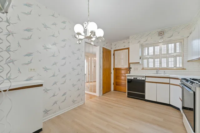 $425,000 | 8616 North Oleander Avenue, Niles, IL 60714