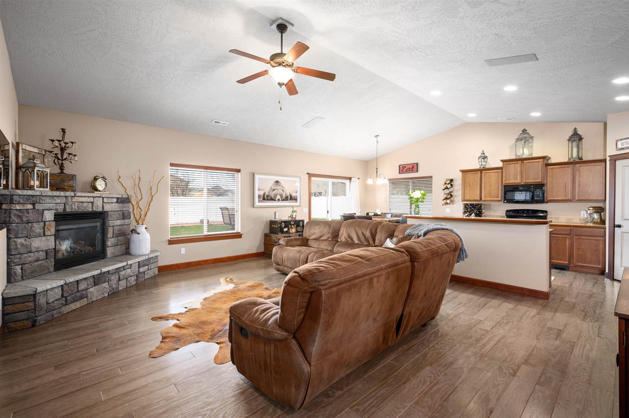 3902 Moonlight Court Spokane, WA 99208 - Photo 3 of 20 Gallery Image 3