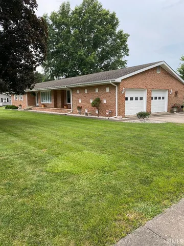 $344,500 | 411 Dellwood Drive, Covington, IN 47932