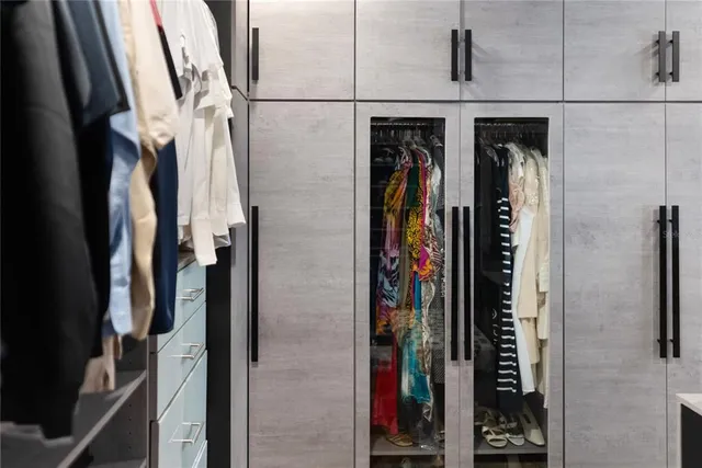 $4,390,000 | 540 North Tamiami Trail, Unit 702, Sarasota, FL 34236