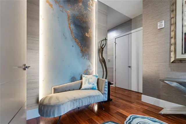 $4,390,000 | 540 North Tamiami Trail, Unit 702, Sarasota, FL 34236