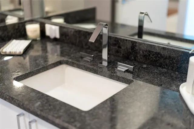 $4,390,000 | 540 North Tamiami Trail, Unit 702, Sarasota, FL 34236