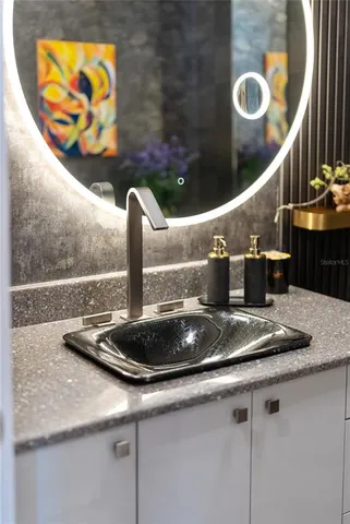 $4,390,000 | 540 North Tamiami Trail, Unit 702, Sarasota, FL 34236