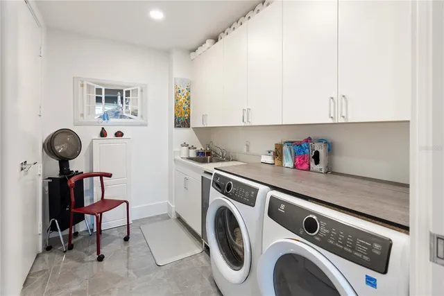 $4,390,000 | 540 North Tamiami Trail, Unit 702, Sarasota, FL 34236