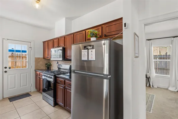 $2,100 | 4505 Gano Street, Houston, TX 77009