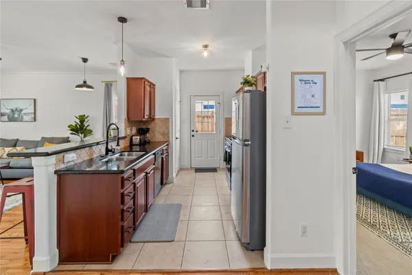 $2,100 | 4505 Gano Street, Houston, TX 77009