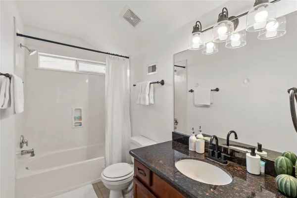 $2,100 | 4505 Gano Street, Houston, TX 77009