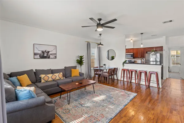 $2,100 | 4505 Gano Street, Houston, TX 77009