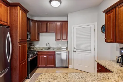 $535,000 | 4434 North Dover Street, Unit 1, Chicago, IL 60640