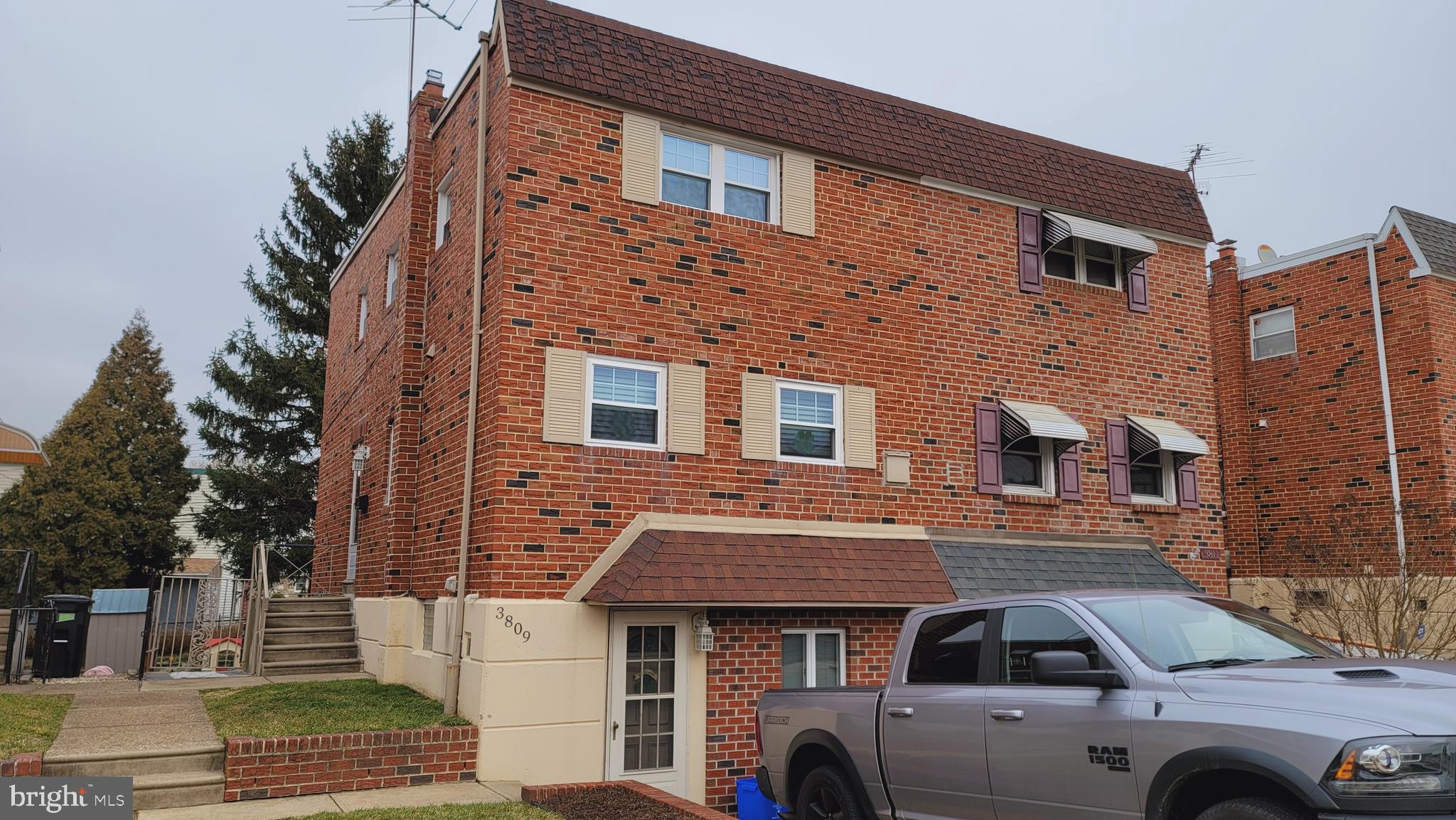 3809 Charteris Road Philadelphia, PA 19154 - Photo 1 of 13 Gallery Image 1