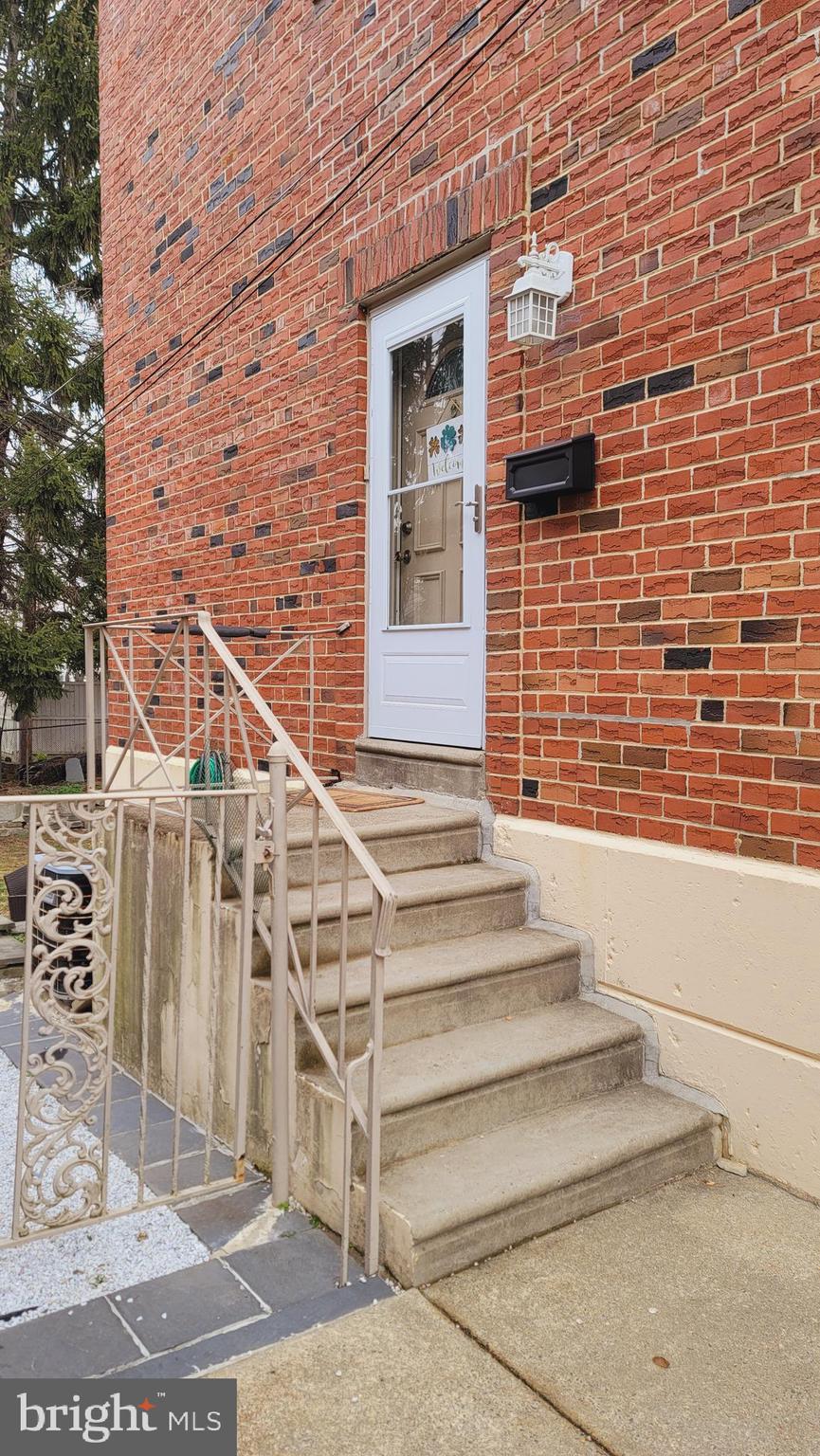 3809 Charteris Road Philadelphia, PA 19154 - Photo 3 of 13 Gallery Image 3