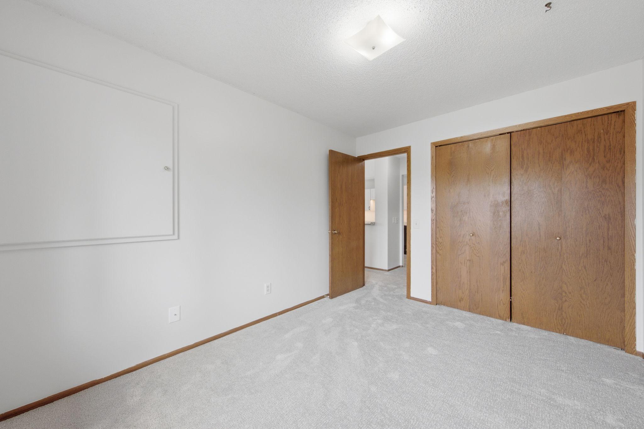 14700 Embry Path Apple Valley, MN 55124 - Photo 16 of 33