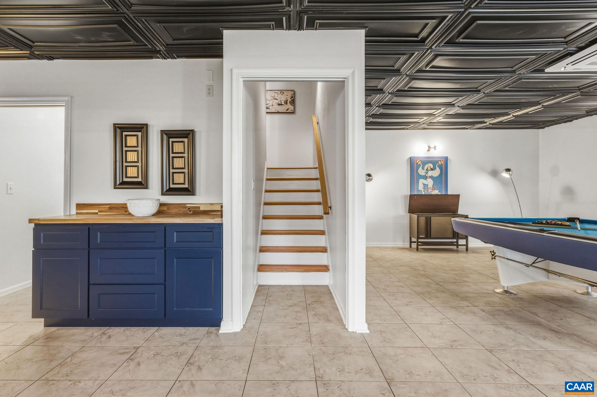 7102 Blackwells Hollow Road Crozet, VA 22932 - Photo 29 of 57 a view of a hallway with seating space