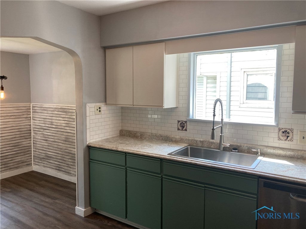 3658 Elmhurst Road Toledo, OH 43613 - Photo 10 of 20 Gallery Image 10
