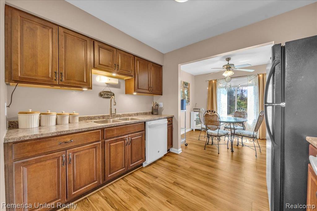 505 West Highland Road, Unit C13 Howell, MI 48843 - Photo 12 of 30