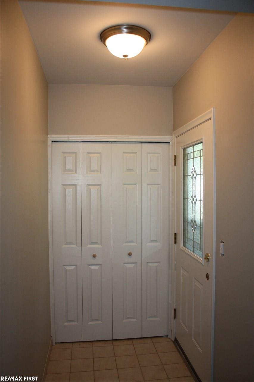 629 Quarter Street Rochester, MI 48307 - Photo 8 of 29 31295743-7.JPG