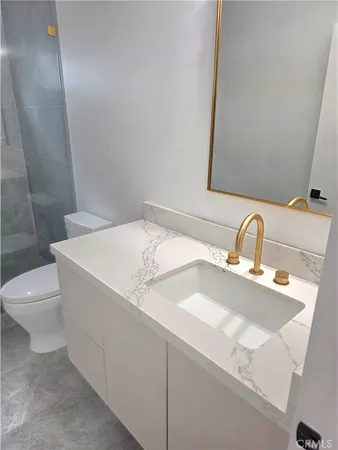 $3,950 | 6128 Hazeltine Avenue, Van Nuys, CA 91401