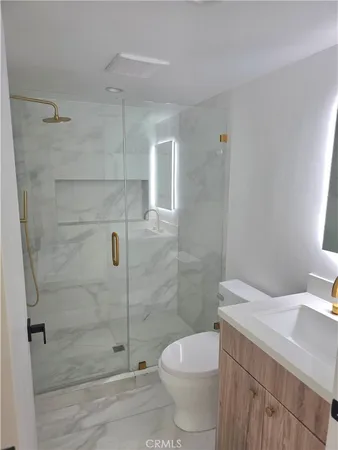 $3,950 | 6128 Hazeltine Avenue, Van Nuys, CA 91401