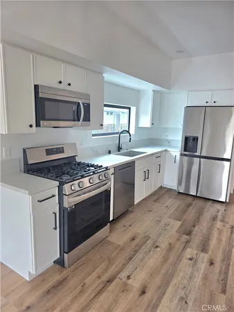 $3,950 | 6128 Hazeltine Avenue, Van Nuys, CA 91401