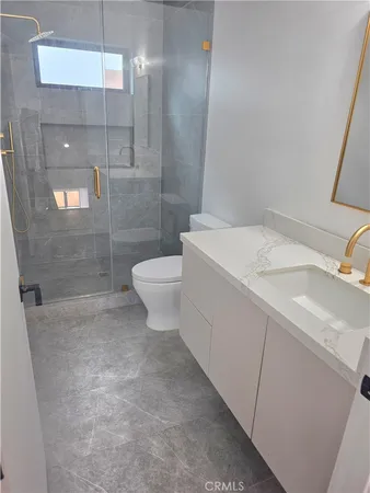 $3,950 | 6128 Hazeltine Avenue, Van Nuys, CA 91401