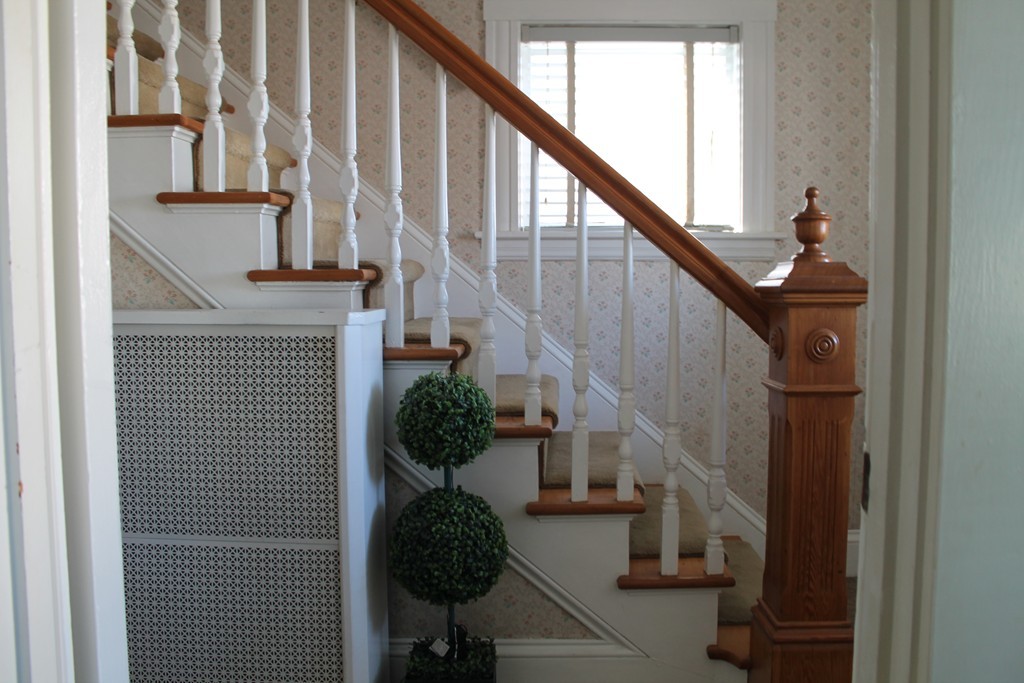 21 Brandon Road Dudley, MA 01571 - Photo 6 of 28 Gallery Image 6