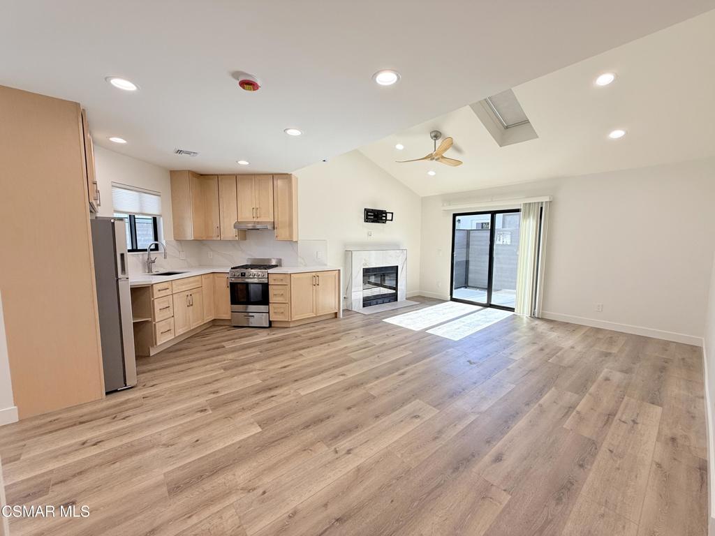 4245 Juneau Circle, Unit C Simi Valley, CA 93063 - Photo 10 of 24
