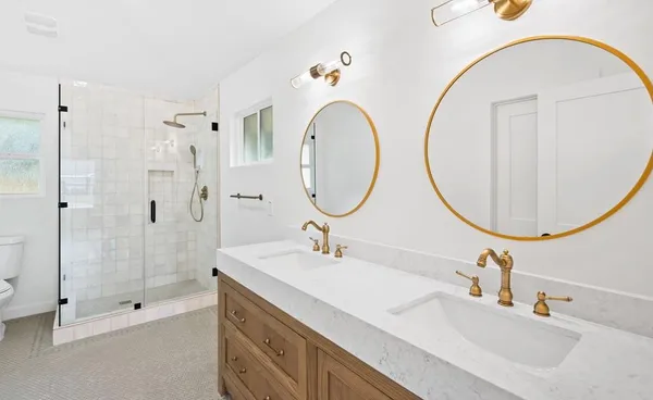 $550,000 | 2118 Wakefield Drive, Houston, TX 77018