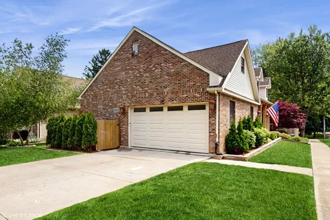 $474,990 | 703 Greenwood Avenue, Mundelein, IL 60060