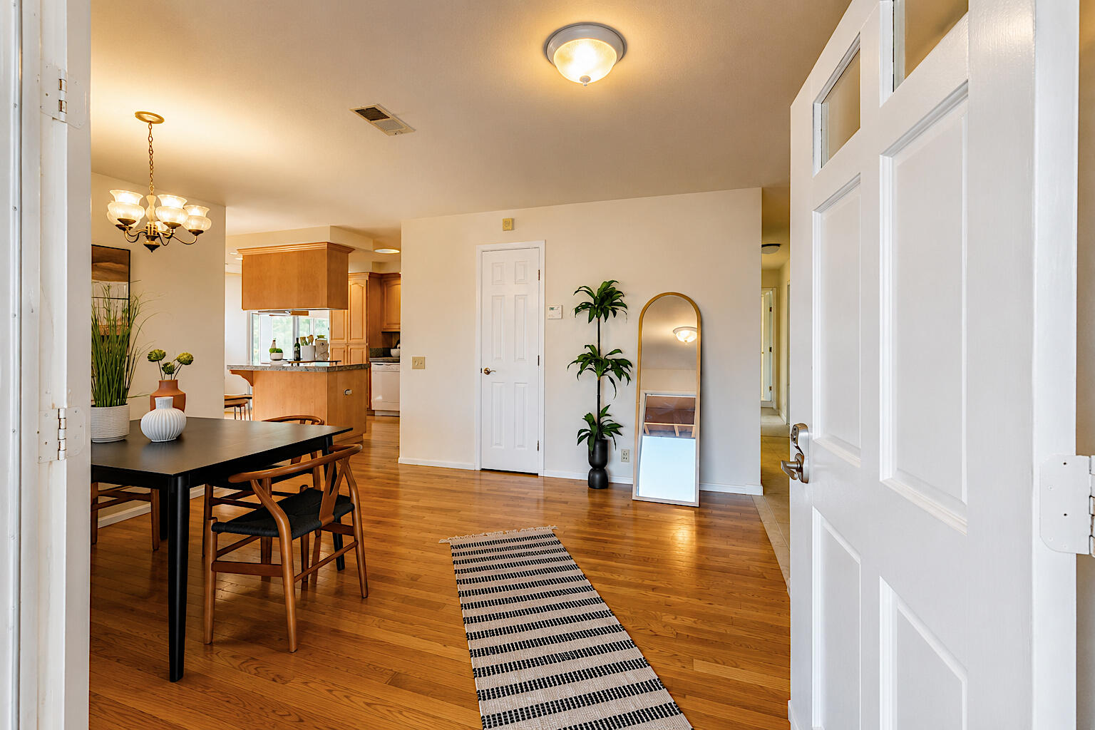 1150 3rd Street, Unit 3 Gilroy, CA 95020 - Photo 7 of 38 6