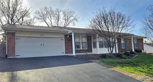 $450,000 | 231 Pleasant Grove Avenue, Ballwin, MO 63011