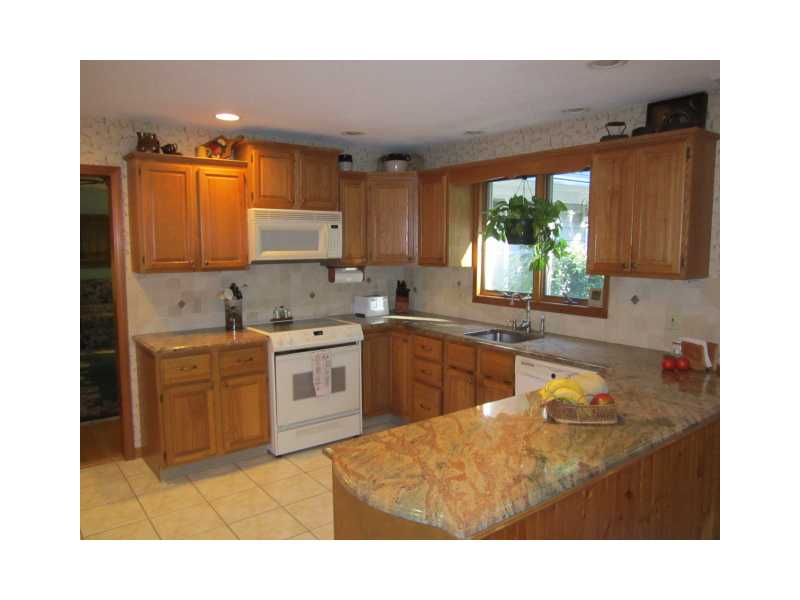 1234 Fish Hill Road West Greenwich, RI 02817 - Photo 5 of 21 Kitchen.