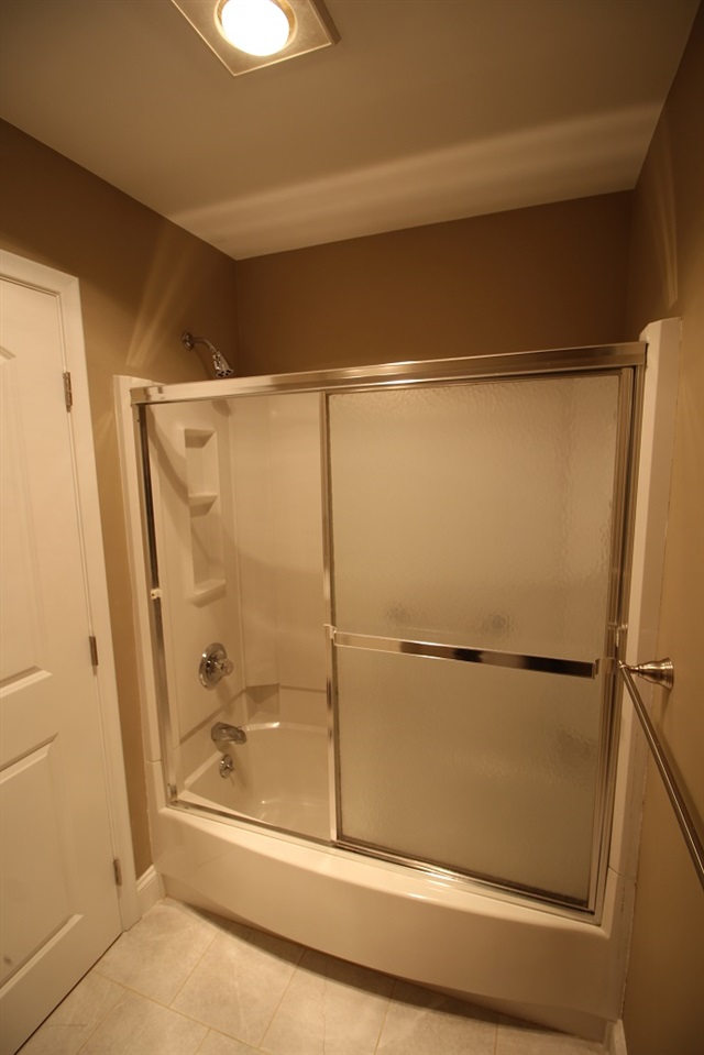 36773 Kelly Road Clinton Township, MI 48035 - Photo 22 of 56 31335611-21.JPG