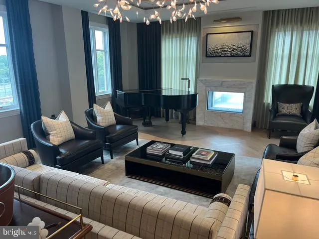 $882,000 | 10212 Montgomery Avenue, Unit 9, Kensington, MD 20895