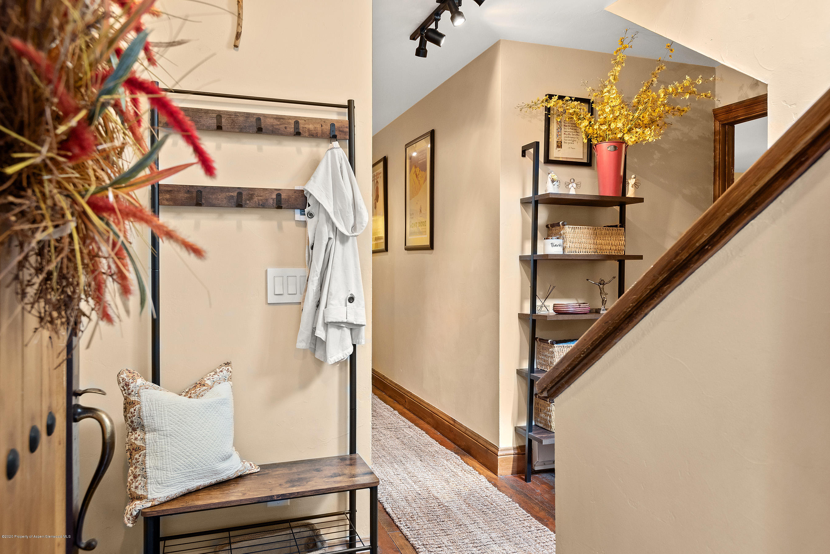 222 Meadow Ranch Road, Unit D4B Snowmass Village, CO 81615 - Photo 14 of 26 a view of entryway and hall