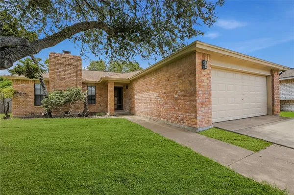 $2,095 | 3029 Twin Creek Drive, Corpus Christi, TX 78414