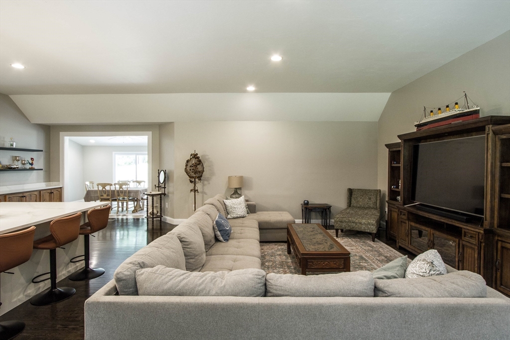47 East Baylies Road Charlton, MA 01507 - Photo 12 of 42
