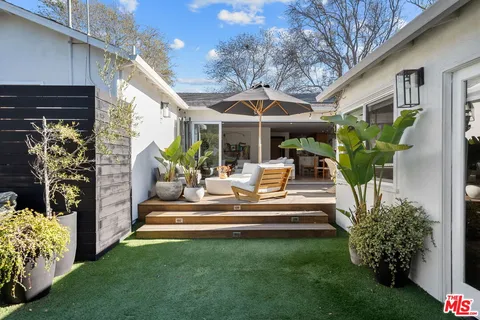 $2,595,000 | 1009 Vernon Avenue, Venice, CA 90291