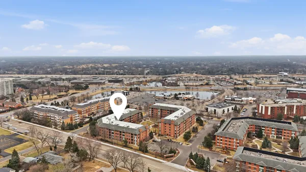 $369,900 | 875 East 22nd Street, Unit 410, Lombard, IL 60148