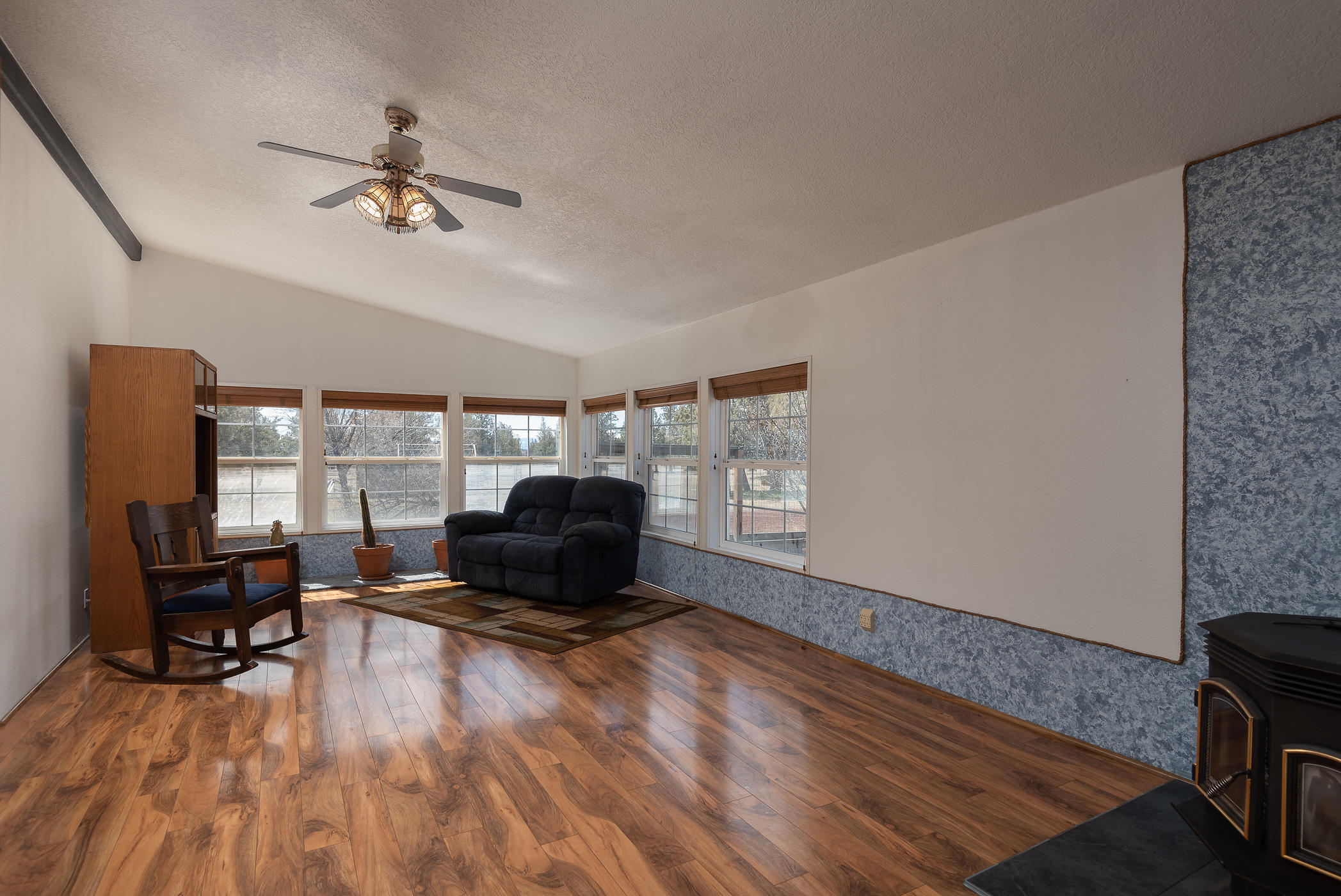 14638 Southwest Chickadee Road Terrebonne, OR 97760 - Photo 24 of 48 21 Family Room