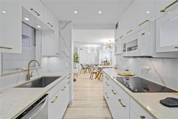 $3,400 | 1881 Washington Avenue, Unit 6D, Miami Beach, FL 33139