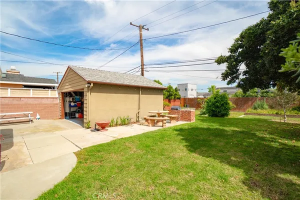 $925,000 | 15522 Yukon Avenue, Lawndale, CA 90260